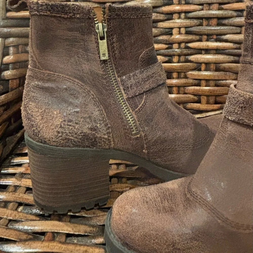 Lucky Brand Dark Brown Ankle Booties with Buckle Block Heel size 7.5